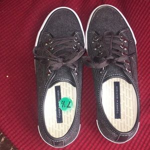TOMMY HILFIGER SNEAKERS